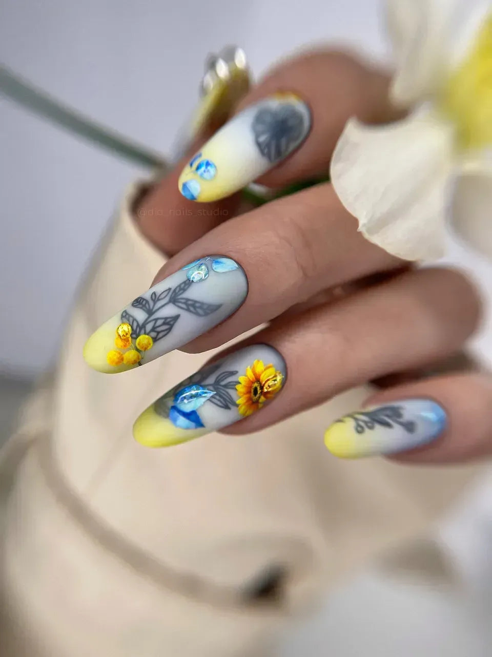 Nail slider decals on any background 069
